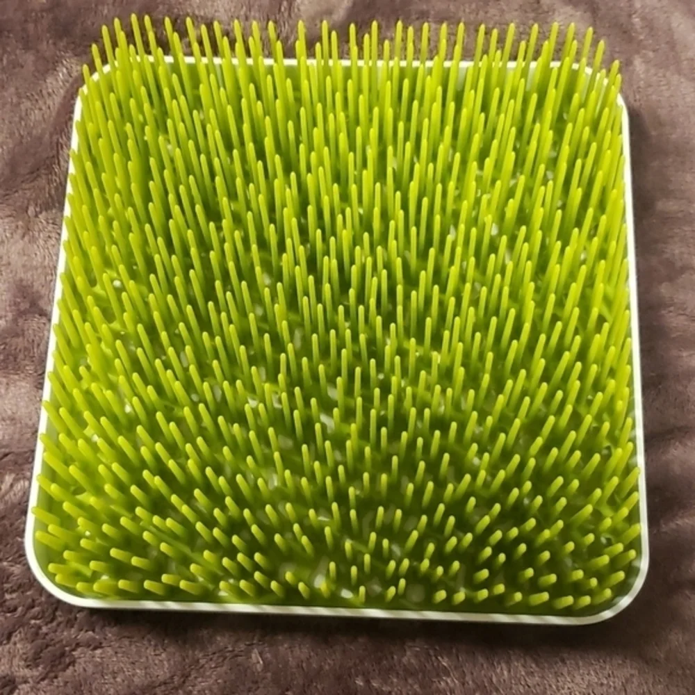 Boon Grass Countertop‎ Drying Rack. Perfect for bottles or any hand washed items